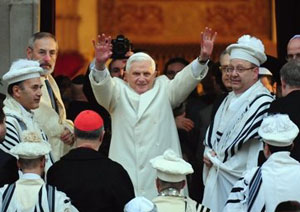 Pope Benedict at the Synagoge of Rome