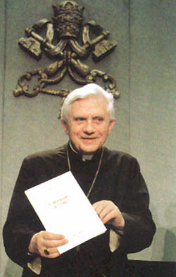 Ratzinger with his Fatima 'secret'