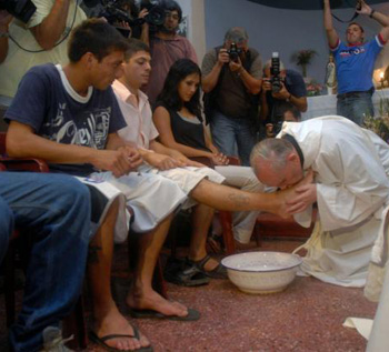 Papa Francis pies de lavado