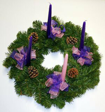 What is the meaning of a Christmas Advent wreath?
