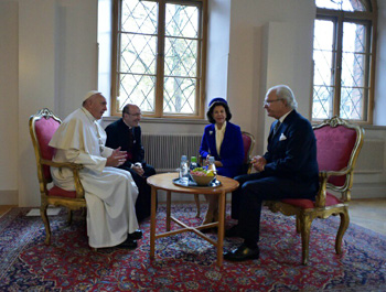 King Carl Gustaf receives Pope Francis