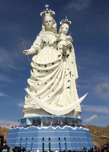 statue of Virgen del socavon bolivia oruro