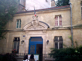 The facade of a Parisian pre-school