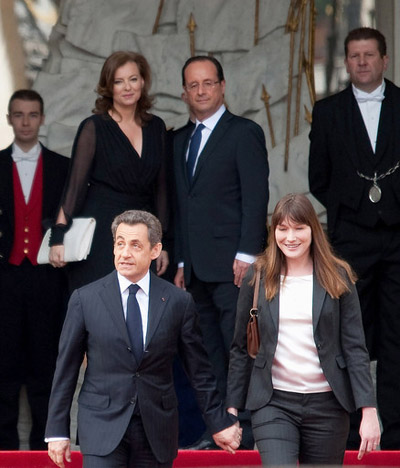 Holland and Valerie bid farewell to Carla Bruni and Sarkozy