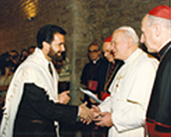 Rabbi Rosen greeted by JPII