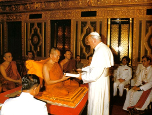 JP II pays homage to Buddhist high priest