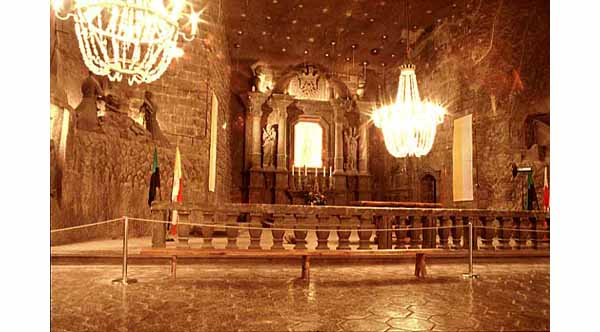 The altar and communion rail of the salt Cathedral