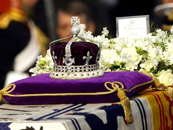 Crown on Queen Victoria coffin