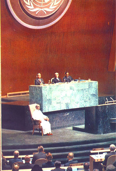 Paul VI sitting at the head of the UN in 1965