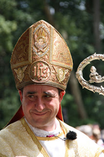 Bishop Alfonso Galarreta