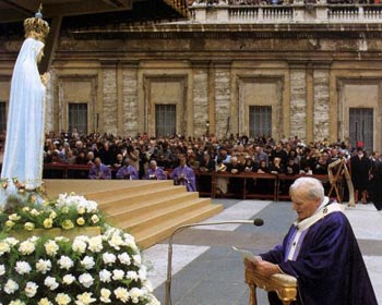 John Paul II making a prayer of entrustment to Our Lady of Fatima, 1982