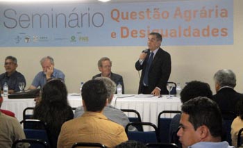 Gilberto Carvalho speaks at Brazilian Bishops Seminar