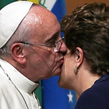 Francis Dilma kiss