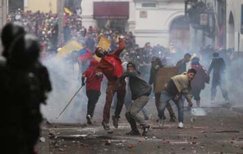 attack quito riots