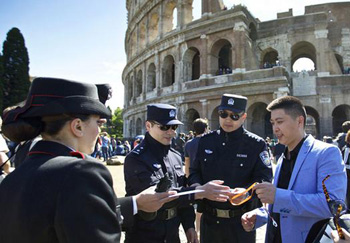 Italian Police hired Chinese to deal with immigrants