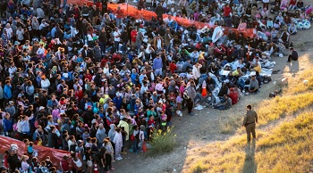 Texas border migrant masses
