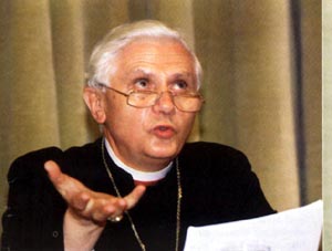 A014_Ratzinger_InVat-1-2000.jpg - 29931 Bytes