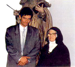Carlos Evaristo with the possible Sister Lucy II