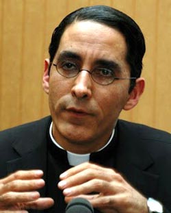 Fr/ Marcel Guarnizo speaking