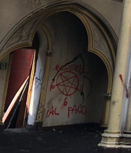 Church burned in Chile 7