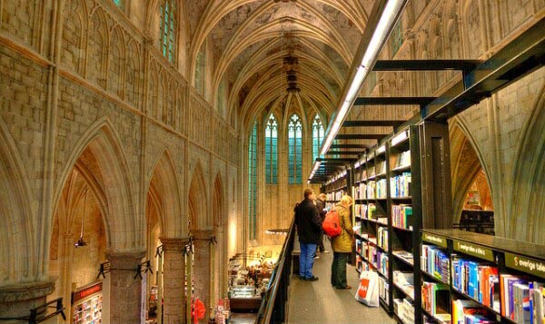 Domican Church into bookstore 01