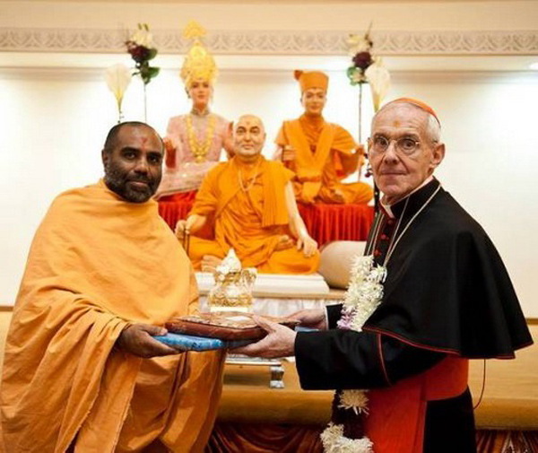 Cardinal Tauran in Hindu Temple in London 01