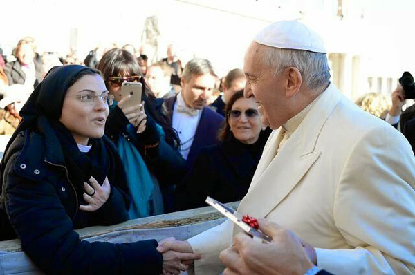 Suor Cristina Masonic handshake 1