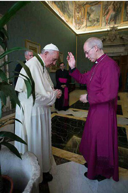 Pope Francis blessed by Justin Welby