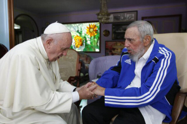 Pope Francis visits Fidel Castro 1
