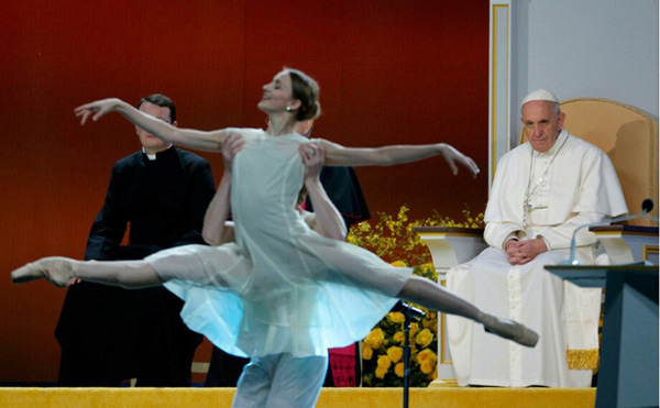 Pope Francis enjpys Pennsylvania Ballet 1