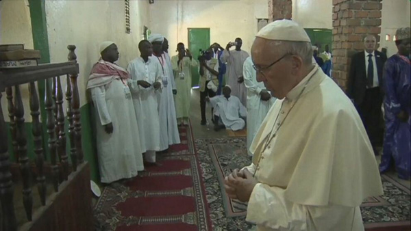 Pope Francis at the Mosque of Bangui 1