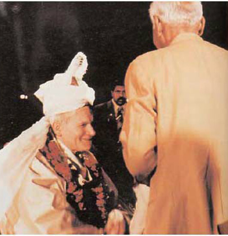 John Paul II wearing a turbant in Pakistan, 1981