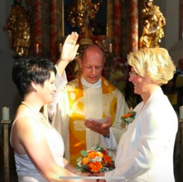 Lesbian marriage in Austria 1