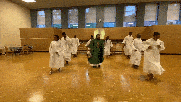 Canadian priest dance to Jerusalema
