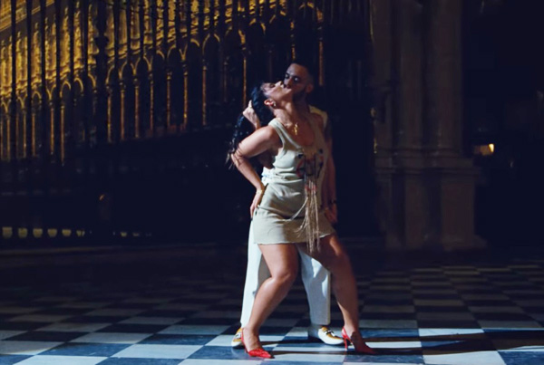 Toledo Cathedral - Sensual dancing 1