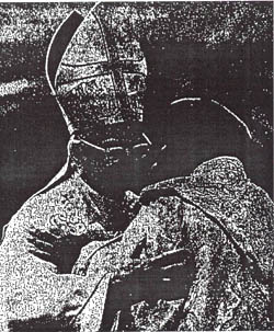 Paul VI and Shenouda III embracing