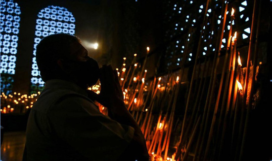 Prayers at Aparecida
