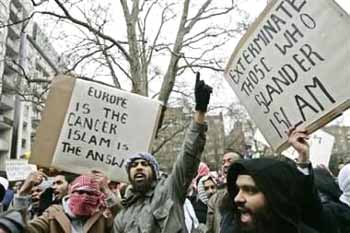 Muslim manifestation in London, August 4, 2006