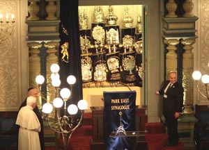 The Pope visits a synogogue
