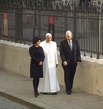 Pope Francis visit to the synagogue 2