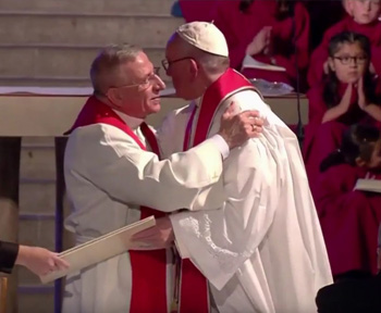 Francis kisses Lutheran 
