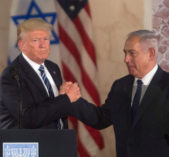Trump shaking hands with Netanyahu