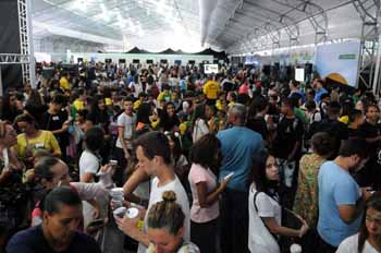 crowds of people on the last day of the World Water Forum