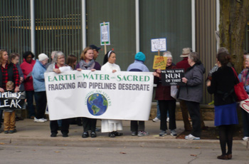 Nuns protest against pipeline in Dakota