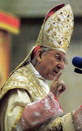  Cardinal Hoyos attracts traditionalists
