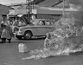 Photograph of buddhist monk Quang Duc burning himself
