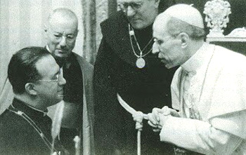 Pius XII receives Georges Lemaitre