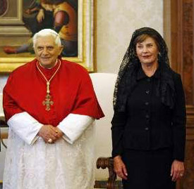 Laura Bush with Pope